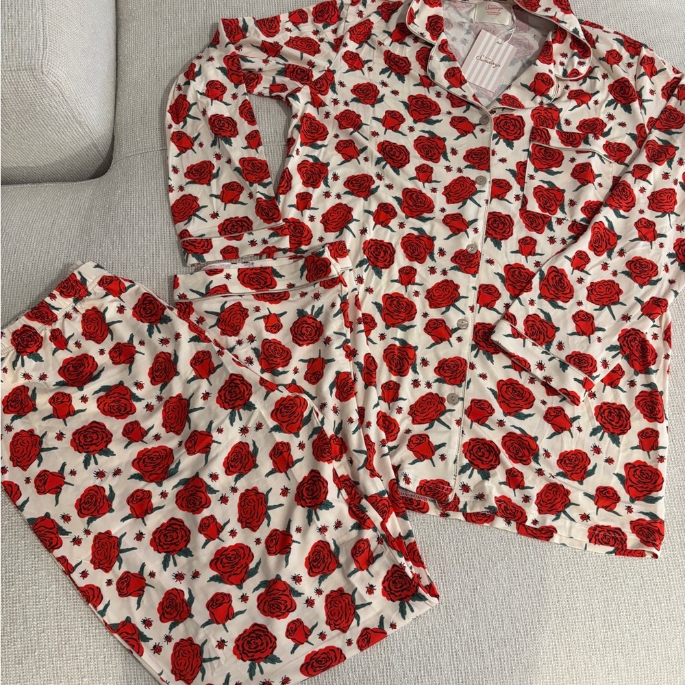 NWT In My Sundays | Roses size L